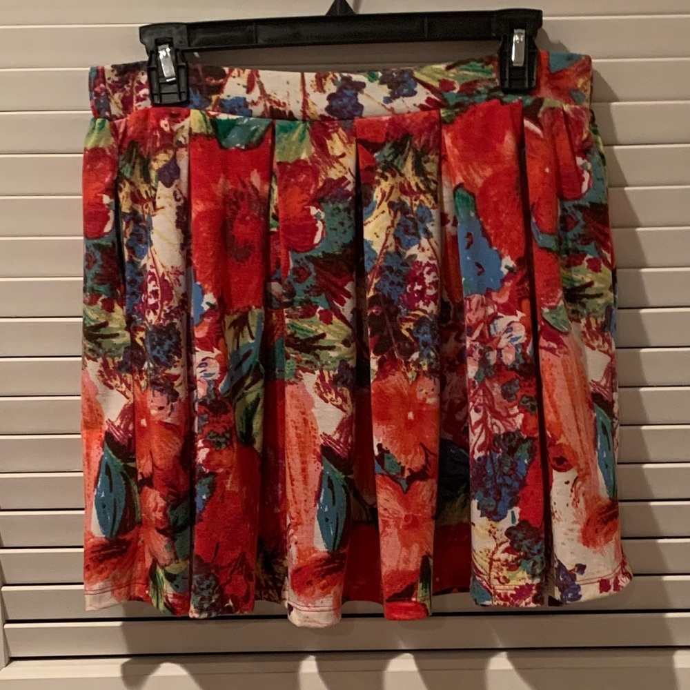 Lily White Juniors Floral Skirt